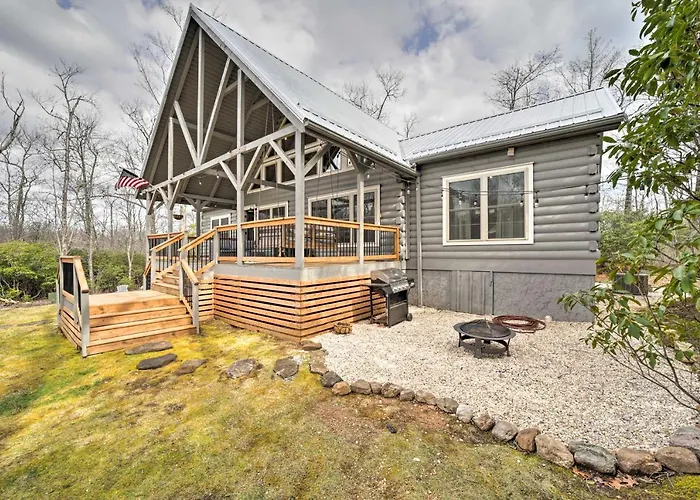Ideal For Families! Lake Toxaway Getaway W/ Deck
