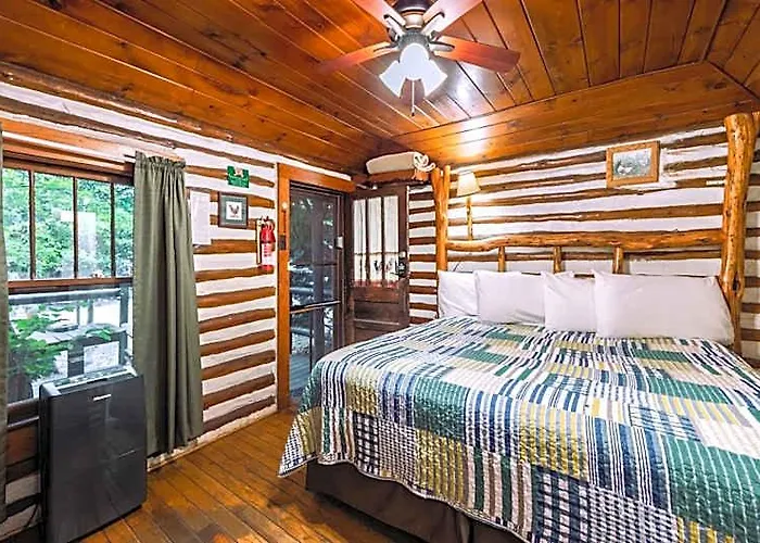 Log Cabin Motor Court