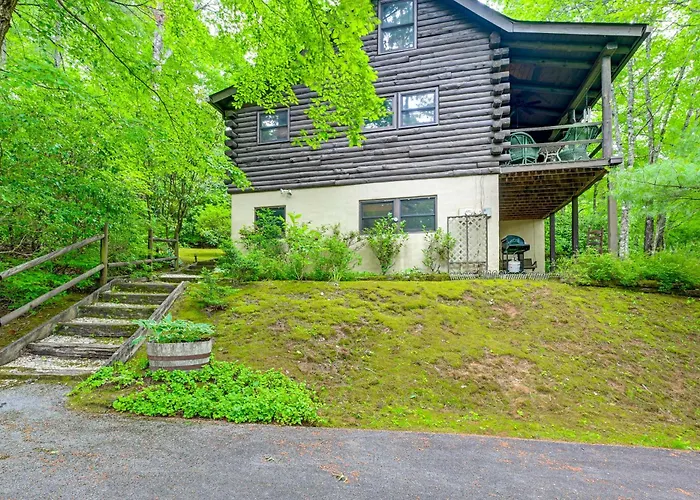 Lake Toxaway Mtn Retreat W/ Fireplace & Views!