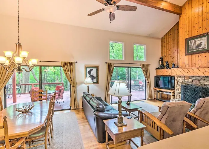 1 Mi To Marina: Lake Toxaway Cabin W/ Fire Pit